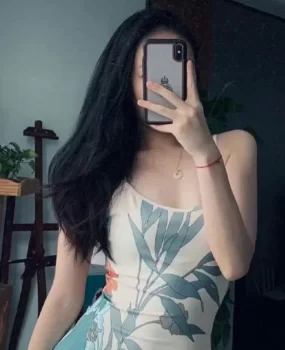 大润发附近的反差骚货