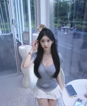 刚下海小妹性格温柔极度敏感