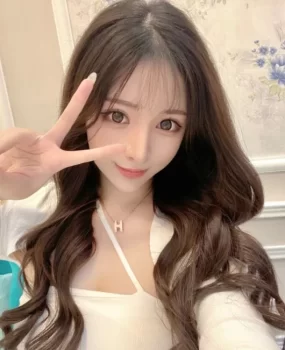 同事推荐的妹子， 见到本人内心很冲动。