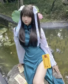 游戏角色扮演COS小仙女给你来道符消消火