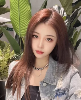 南昌平面模特兼职刚下海白嫩嫩