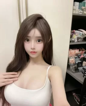 童颜巨乳大胸挺奶白皙肌肤酒吧跳舞小姐姐会玩