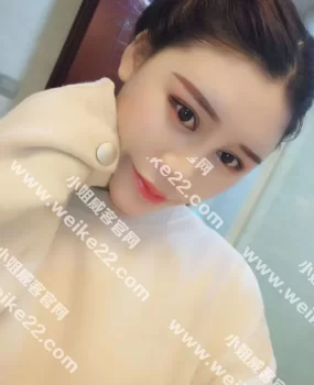 在机场路21岁的年轻妹子