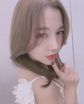 南站嫩妹