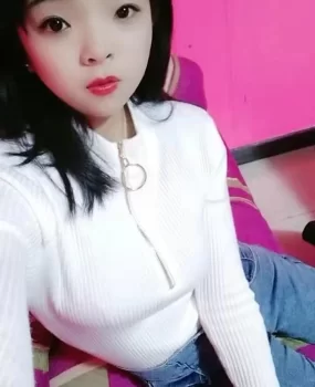 兼职学生妹，粉嫩，开心果