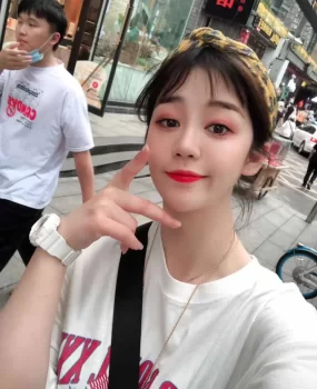 正点小妹子，颜值很不错