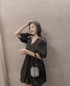 主动热情 颜值很正