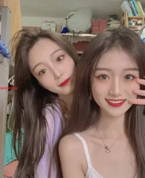 三亚超美校花床上功夫超棒淫荡浪叫爆精射脚上