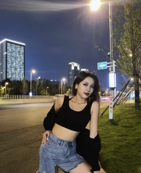 爆操三亚兼职美女，活好水多