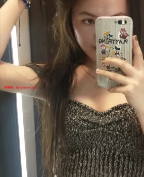 天津市河西区的00后兼职小妹，肤白有点紧