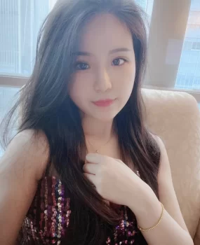 三亚人妻 那表情一看就是活很好 大胸熟女纯泻火 胸软下面暖和超舒服