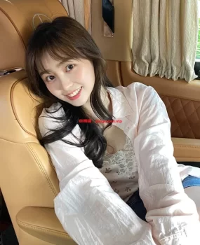 体验活泼可爱美眉